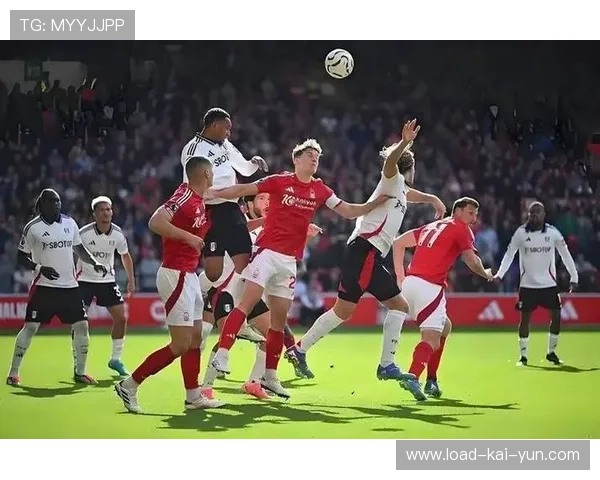 摩纳哥主场1-4不敌朗斯,欧冠资格争夺战遭遇重挫 摩纳哥主场1-4不敌朗斯,欧冠资格争夺战遭遇重挫