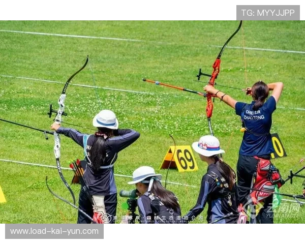 青少年射箭选手在比赛中结交朋友,增进交流 青少年射箭选手在比赛中结交朋友,增进交流